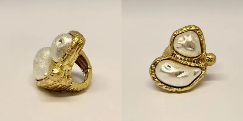 Anel dourado com pérolas barrocas em garras orgânicas — ref. ANL0132A