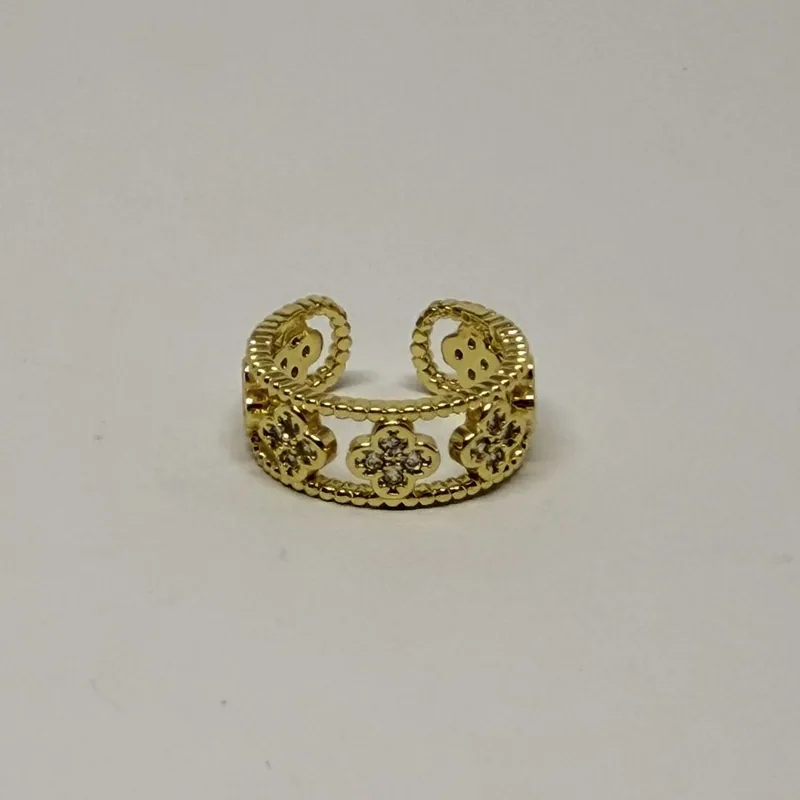Anel dourado aberto com filigrana e cristais aplicados — ref. ANQ0045A
