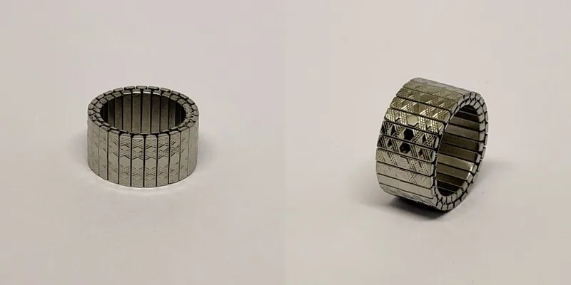 Anel prateado de aro largo em malha articulada de placas verticais — ref. ANL0094A