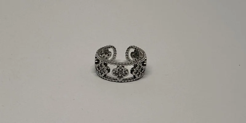 Anel prateado aberto com filigrana e flores cravejadas — ref. ANL0017A