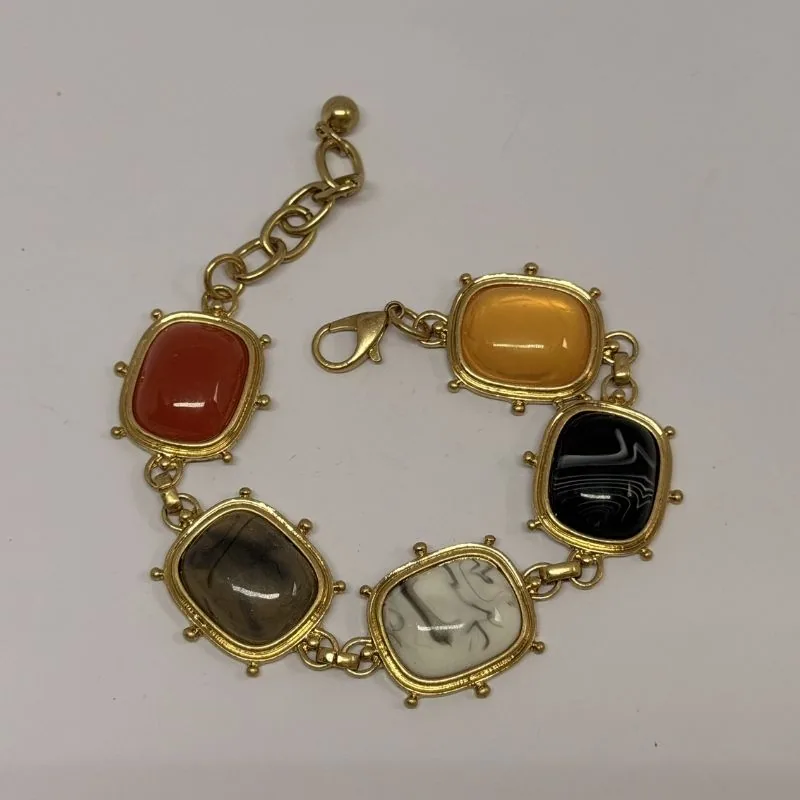 Bracelete prateado com design abstrato e formas fluidas — ref. BTE0084A