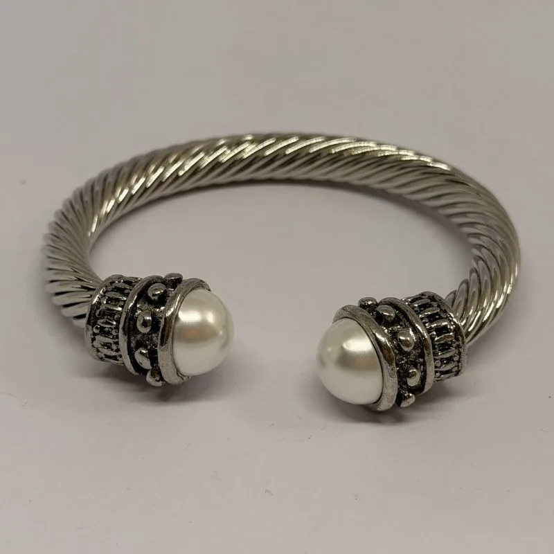 Bracelete prateado com esferas e textura granulada — ref. BTE0082A