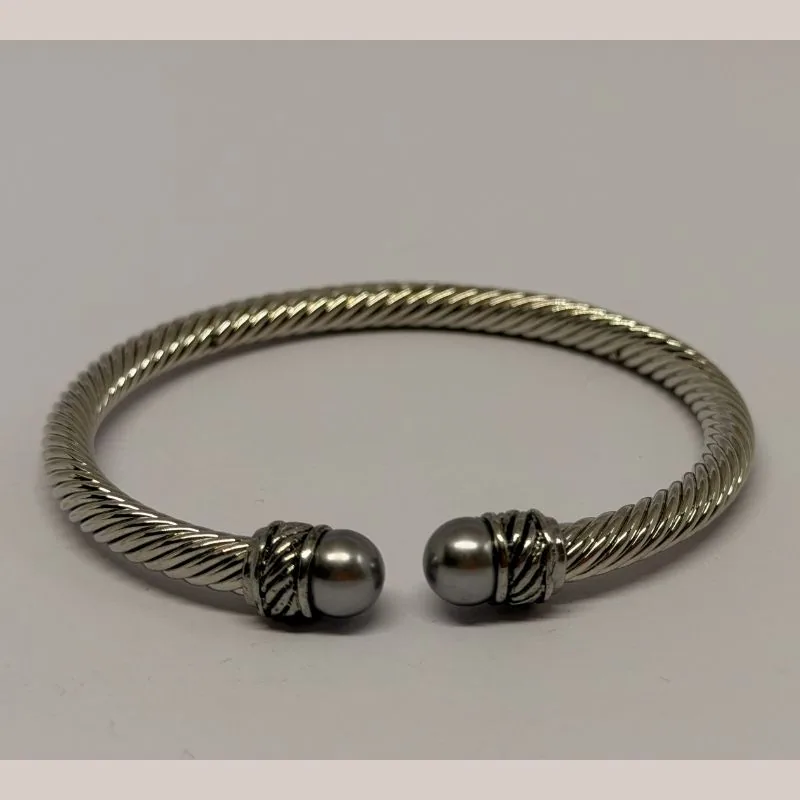Bracelete prateado com filigrana e padrão rendado — ref. BTE0068A