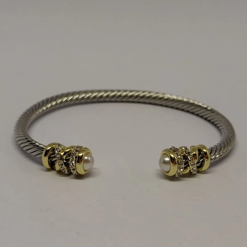 Bracelete prateado com pedra turquesa e correntes múltiplas — ref. BTE0063A