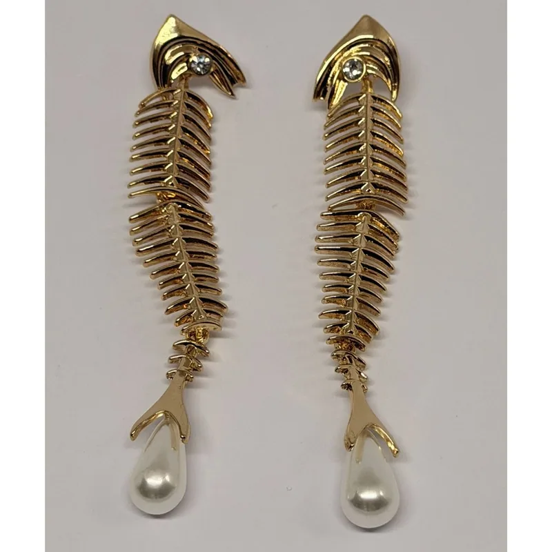 Brinco dourado com cabochão e moldura ornamental — ref. BRC0035A