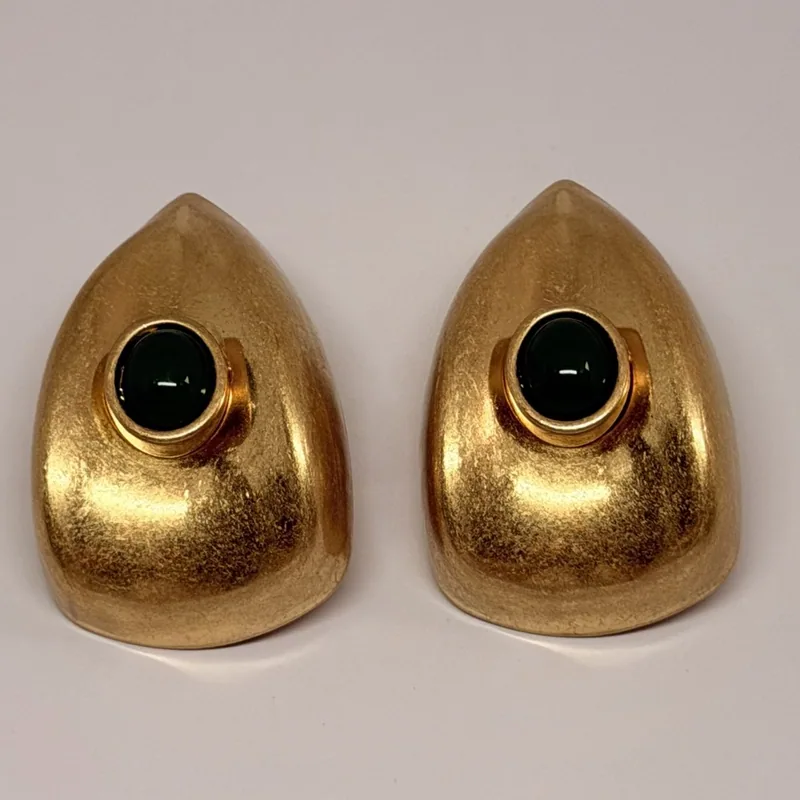 Brinco dourado com pedra turquesa e moldura detalhada — ref. BRC0040A