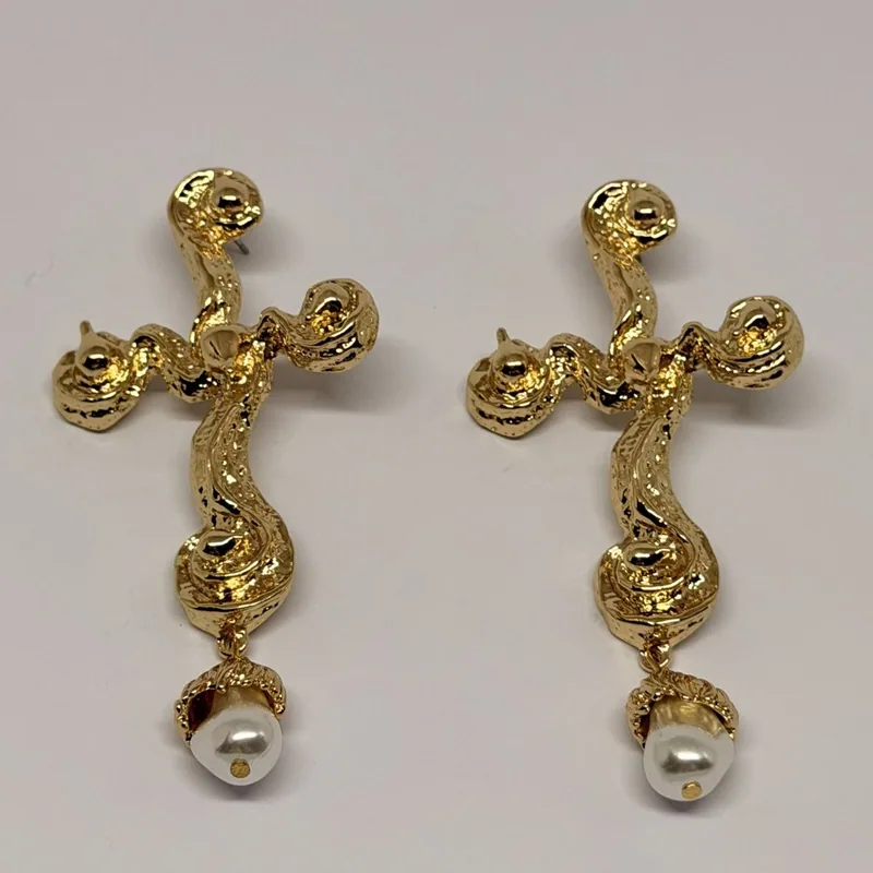 Brinco dourado pendente longo com design articulado — ref. BRC0010A