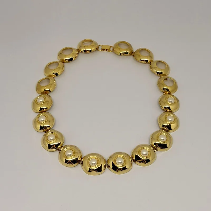 Colar dourado de esferas achatadas em volta única — ref. CLR0087A