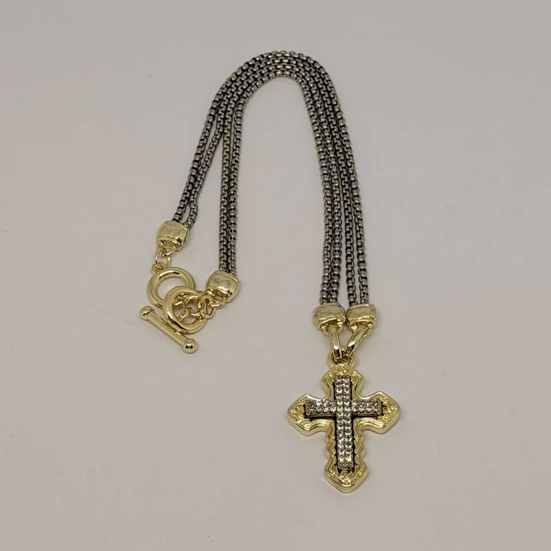Colar dourado com esmalte preto e detalhes geométricos — ref. CLR0038A