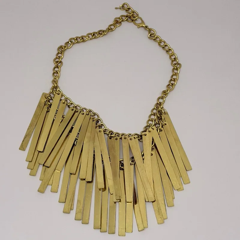 Colar dourado com franjas de placas retangulares suspensas — ref. CLR0072A
