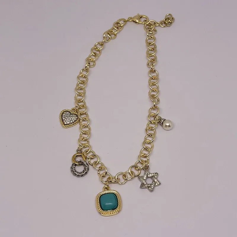 Colar prateado com cristais em pavê e curvas sinuosas — ref. CLR0033A